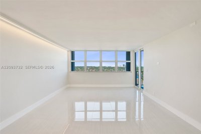 Aluguel de apartamento no Trafalgar Towers 1205