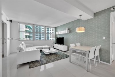 Aluguel de apartamento no Crystal House 7A