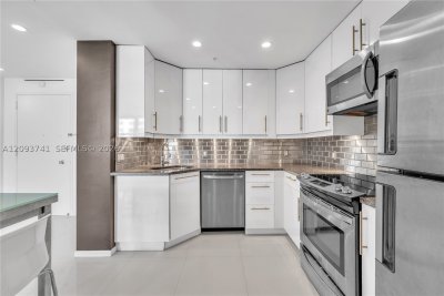 Aluguel de apartamento no Crystal House 7A