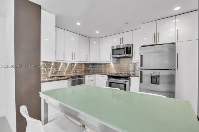 Aluguel de apartamento no Crystal House 7A
