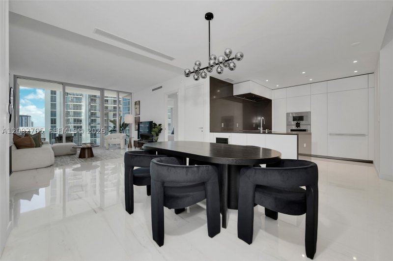 Alquiler de apartamento en Aston Martin Residences 2809