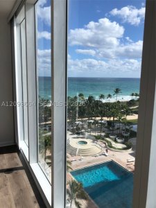 Aluguel de apartamento no Harbour House 715