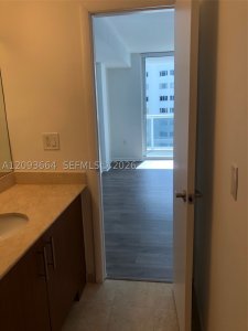 Aluguel de apartamento no Harbour House 715