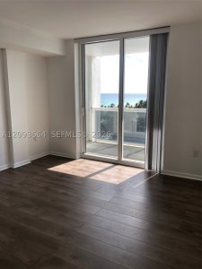 Aluguel de apartamento no Harbour House 715