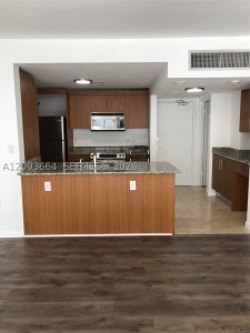 Aluguel de apartamento no Harbour House 715