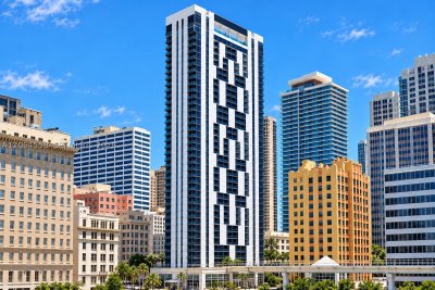 Comprar apartamento no Centro Condo 2606