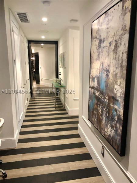 Aluguel de apartamento no Porsche Design Tower 2903