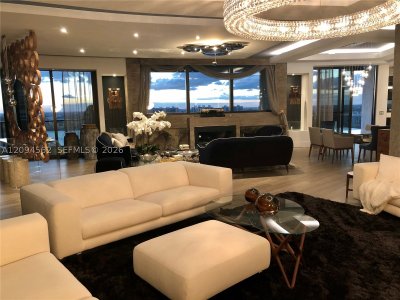 Aluguel de apartamento no Porsche Design Tower 2903