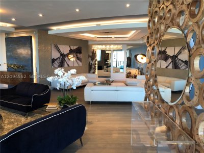 Aluguel de apartamento no Porsche Design Tower 2903