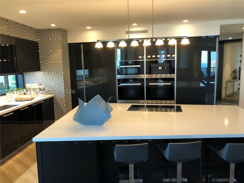 Aluguel de apartamento no Porsche Design Tower 2903