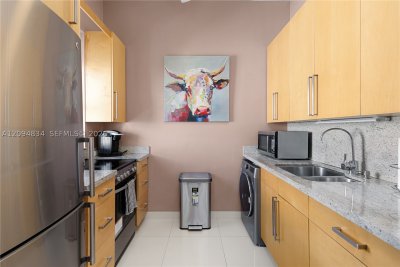 Comprar apartamento no Helen Mar 3B