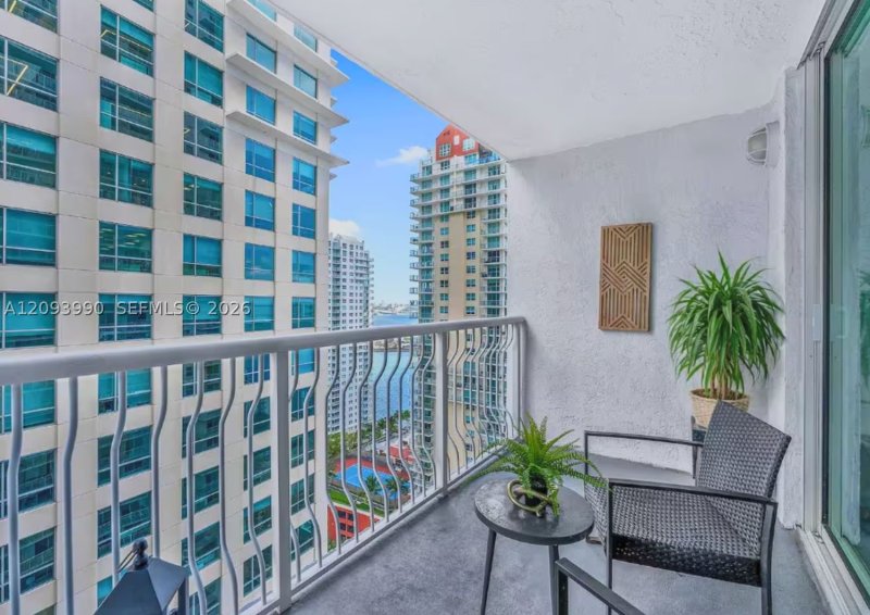 Comprar apartamento no The Club At Brickell Bay 2610
