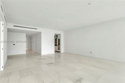 Comprar apartamento no Aston Martin Residences 4203
