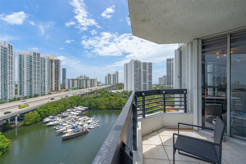 Apartment for rent at Mystic Pointe 400 1205