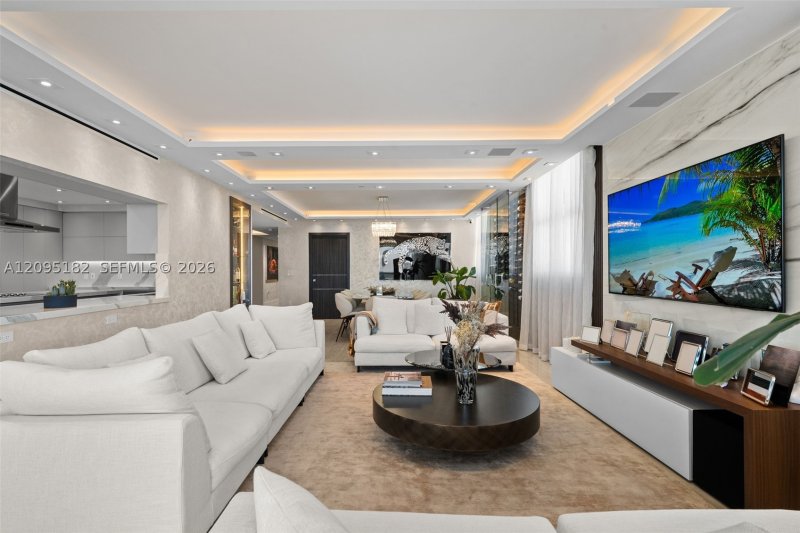 Condo for sale at Peninsula II 2001