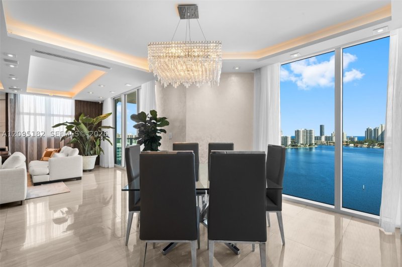 Condo for sale at Peninsula II 2001