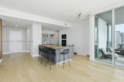 Comprar apartamento no Vizcayne Everglades On The Bay 4103
