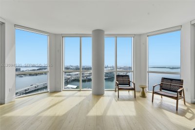 Comprar apartamento no Vizcayne Everglades On The Bay 4103