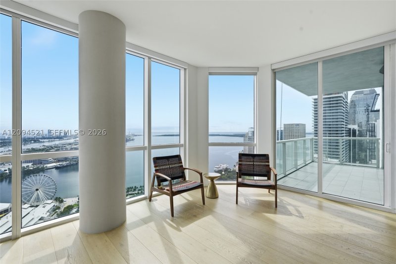 Comprar apartamento no Vizcayne Everglades On The Bay 4103