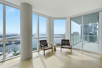 Comprar apartamento no Vizcayne Everglades On The Bay 4103