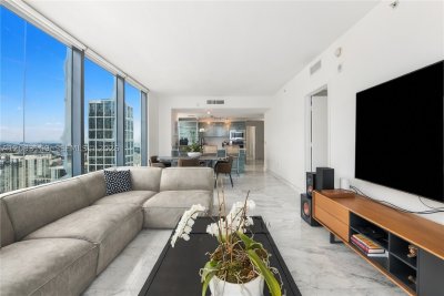 Comprar apartamento en Icon Bay 3308