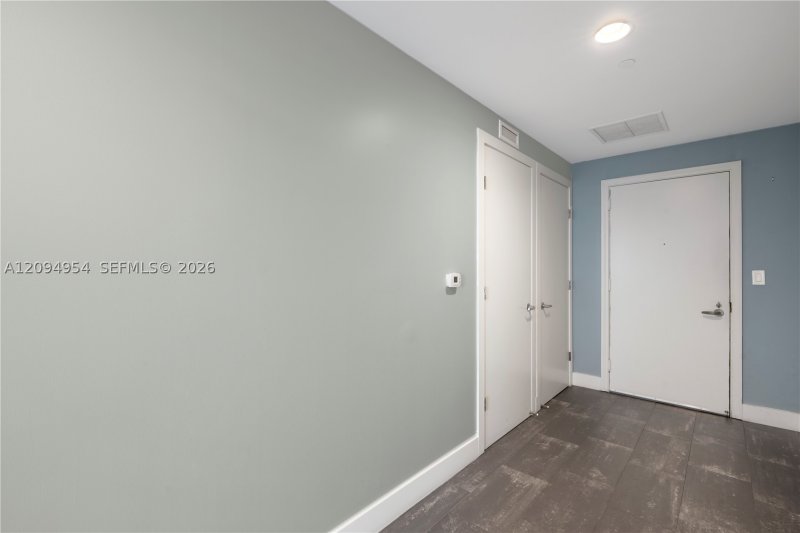 Apartment for rent at Avenue on Brickell 1050 Tower 1418
