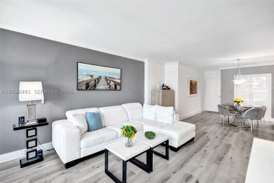 Aluguel de apartamento no The Wave Condo 415 (availab