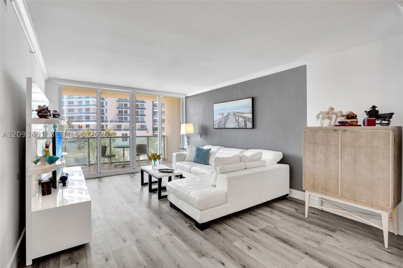 Apartment for rent at The Wave Condo 415 (availab