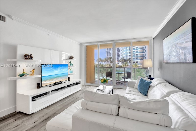 Apartment for rent at The Wave Condo 415 (availab
