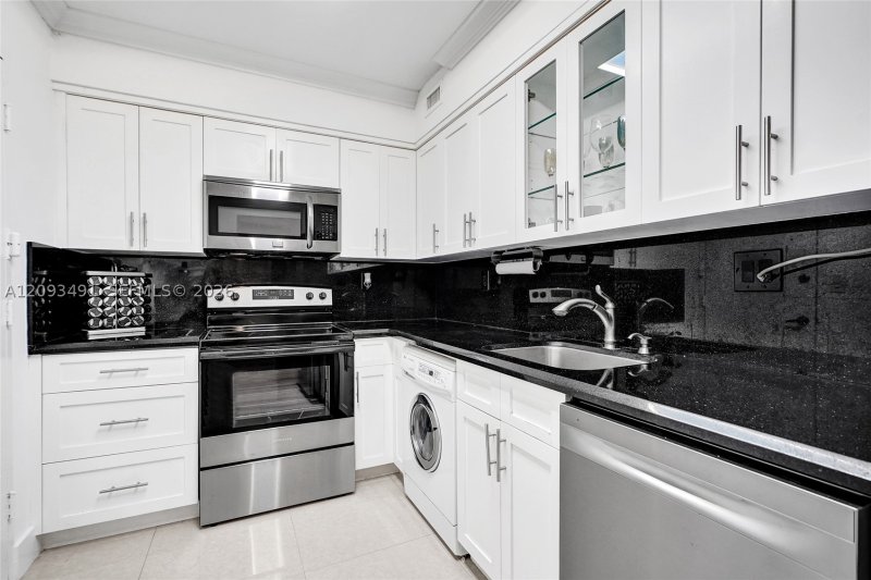 Apartment for rent at The Wave Condo 415 (availab