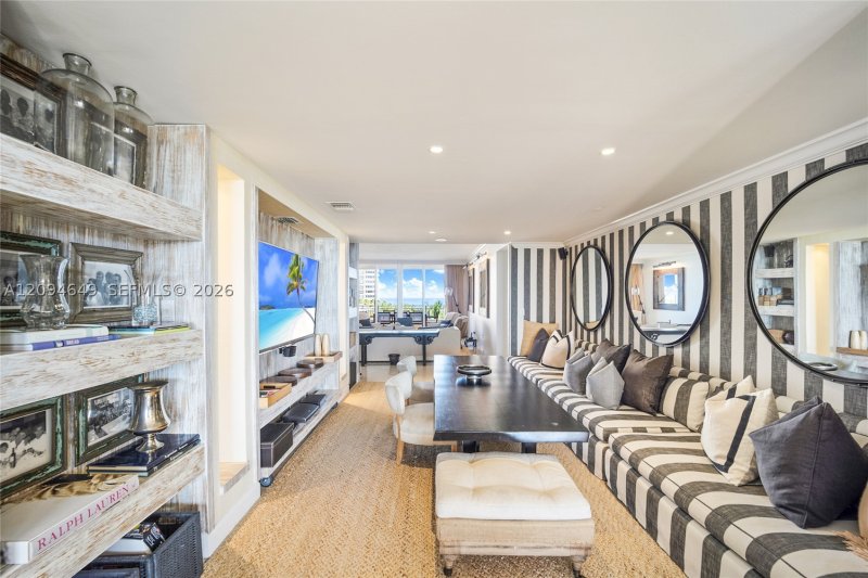 Apartment for rent at Ocean Tower One 705