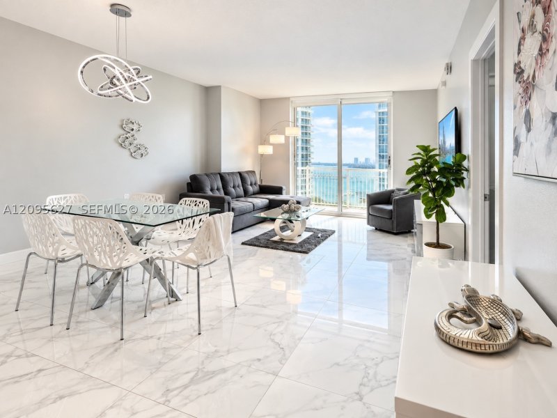 Comprar apartamento no The Club At Brickell Bay PH4103
