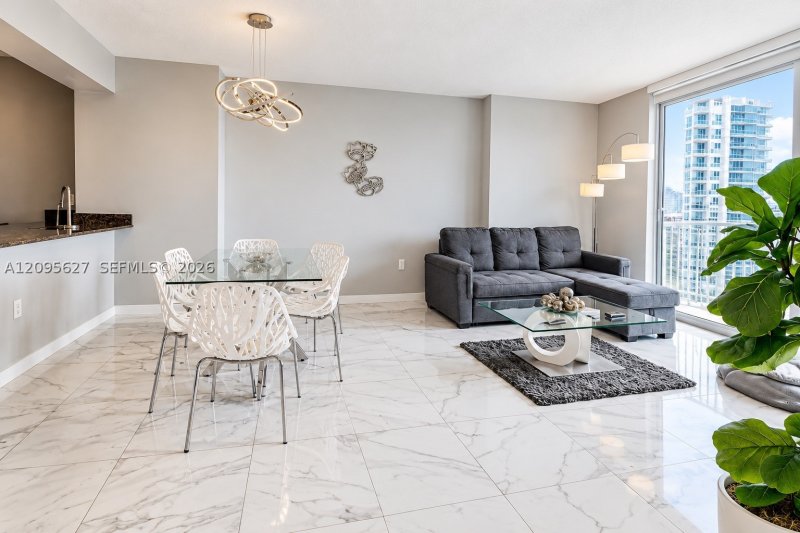 Comprar apartamento no The Club At Brickell Bay PH4103