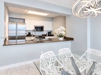 Comprar apartamento no The Club At Brickell Bay PH4103