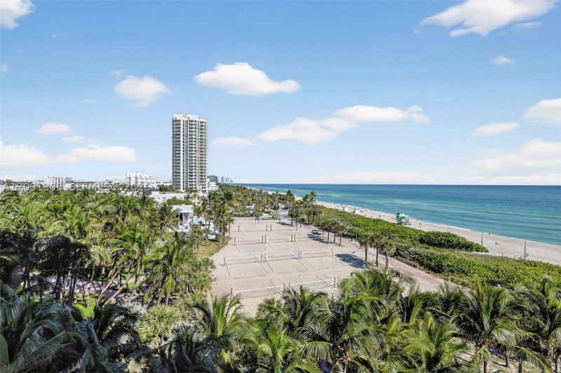 Condo for sale at Burleigh House 805