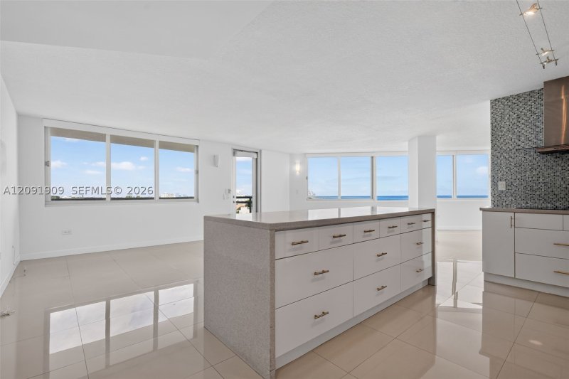 Condo for sale at Burleigh House 805