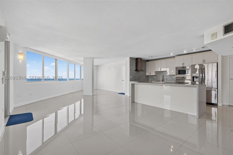 Condo for sale at Burleigh House 805