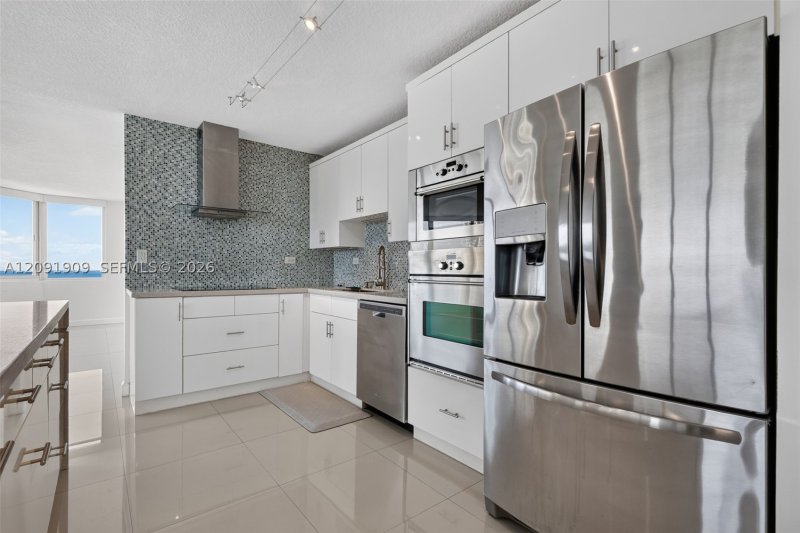 Condo for sale at Burleigh House 805