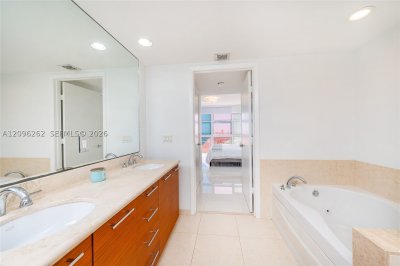 Alquiler de apartamento en 50 Biscayne 3906