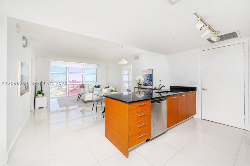 Apartment for rent at 50 Biscayne 3906