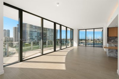 Comprar apartamento no Five Park Miami Beach 1001