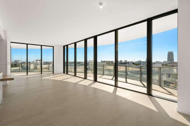 Comprar apartamento no Five Park Miami Beach 1001