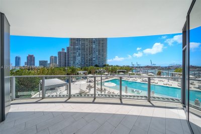 Comprar apartamento no Five Park Miami Beach 1001
