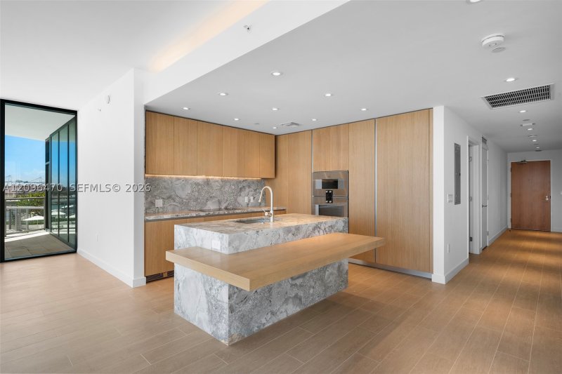Comprar apartamento no Five Park Miami Beach 1001