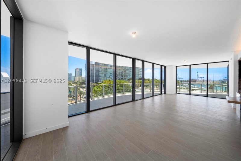 Comprar apartamento no Five Park Miami Beach 1001