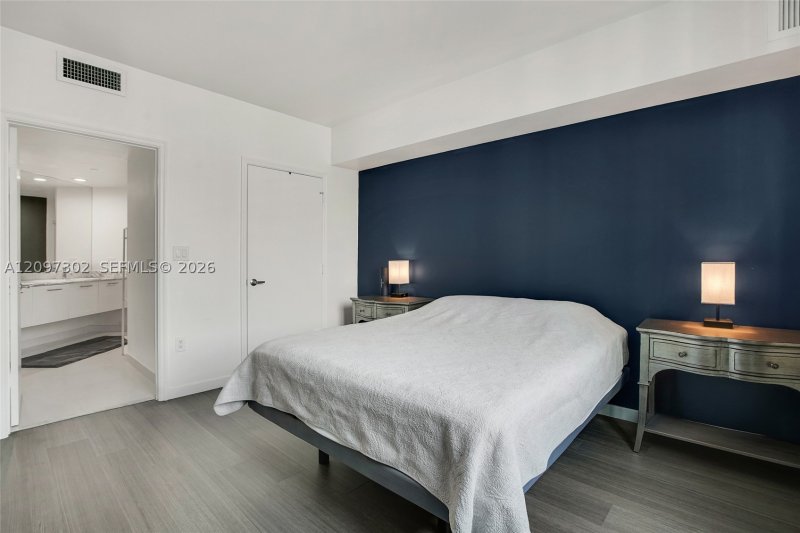 Condo for sale at 500 Brickell West Tower 3701
