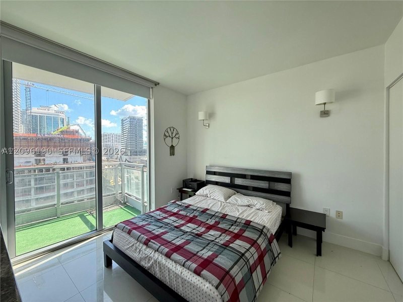 Comprar apartamento no Mint at Riverfront 1104