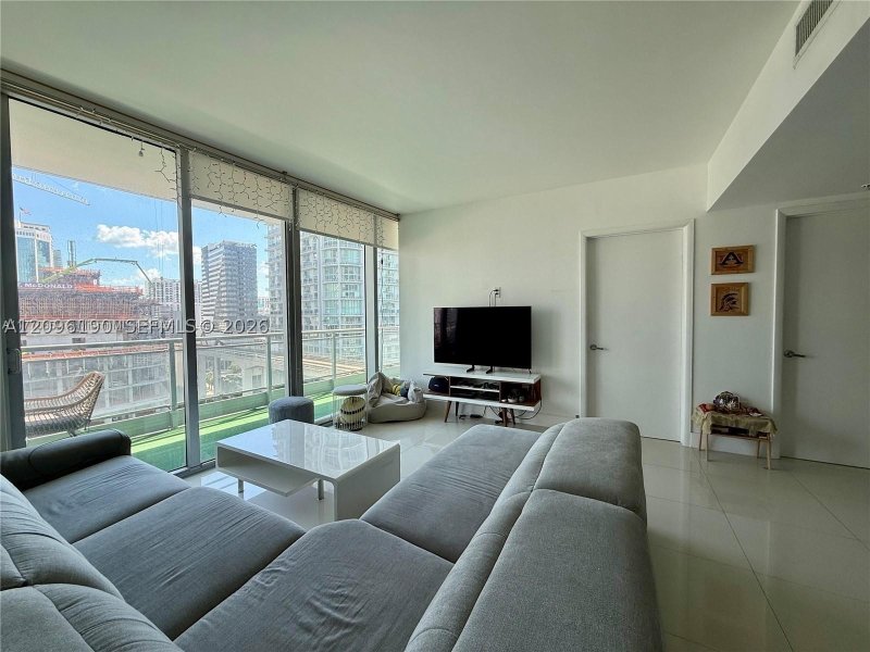 Comprar apartamento no Mint at Riverfront 1104