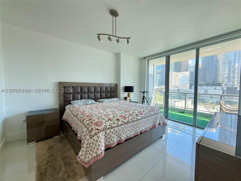 Comprar apartamento no Mint at Riverfront 1104