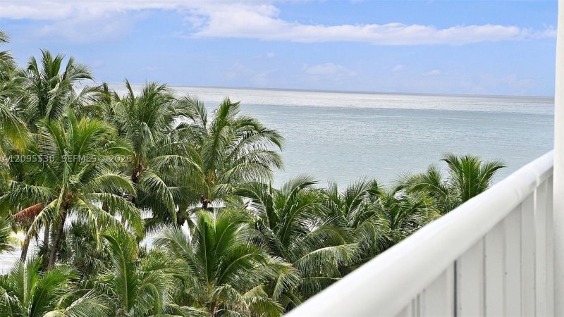 Condo for sale at Majestic Tower 601